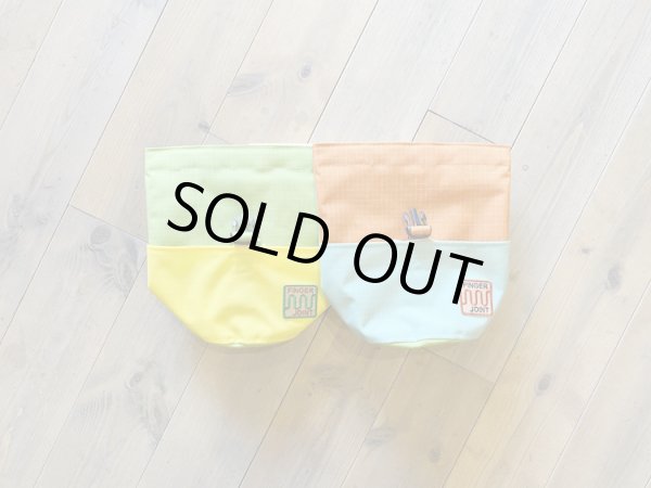 カラーは左からA, B