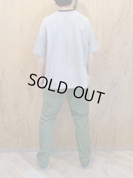 モデル着用サイズ : M / 165cm (足太め)