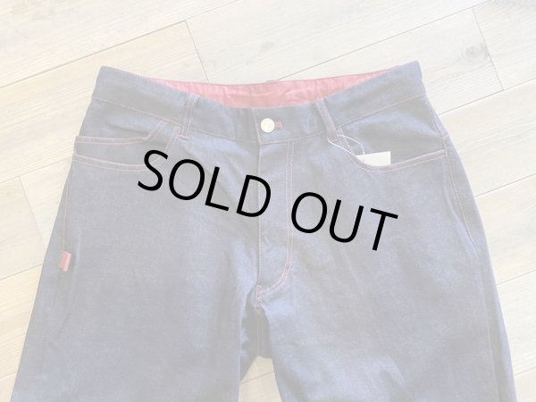 フロント3箇所、バック2箇所の5ポケット