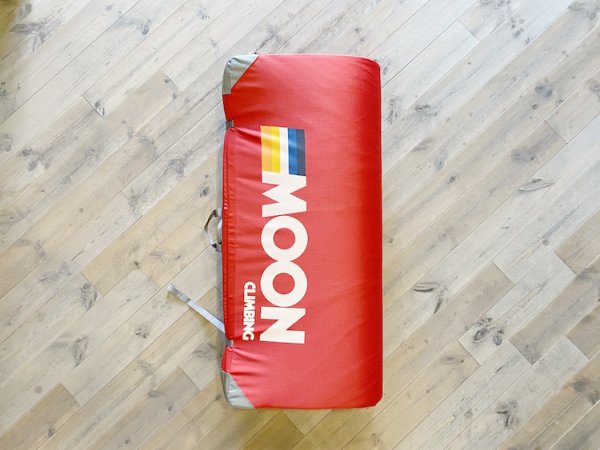 カラー　: レトロストライプトゥルーレッド